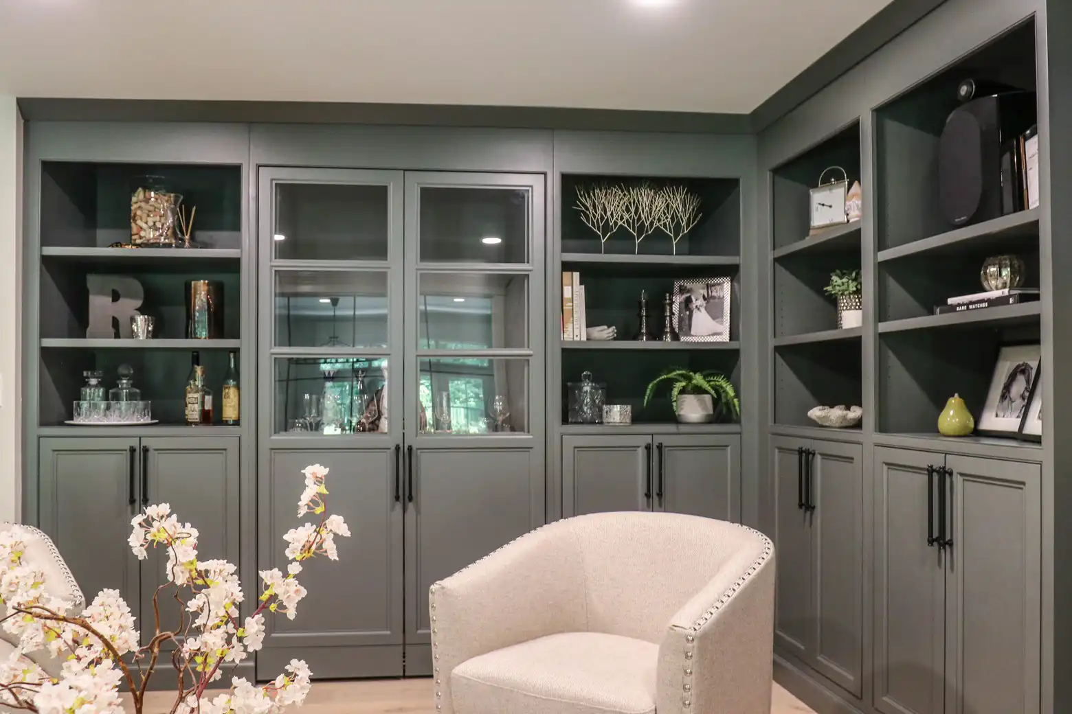 GRAVEL LANE DESIGN - Built-In Cabinetry Ideas to Maximize Extra Space