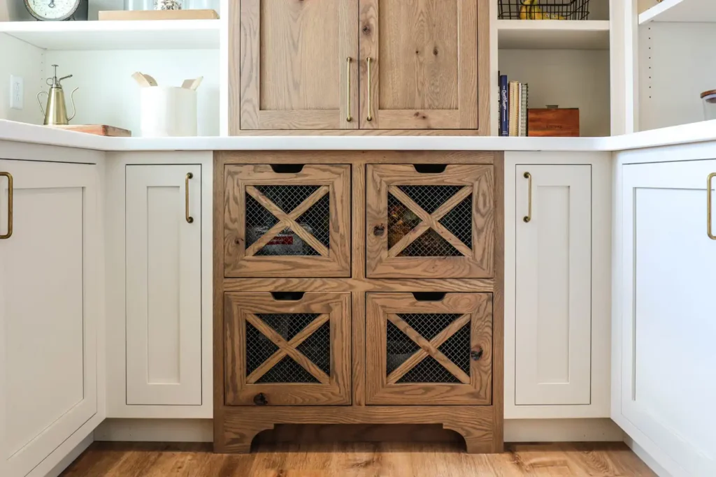 GRAVEL LANE DESIGN - Kitchen Features Our Designers Are Currently Obsessed With - kitchen with custom kitchen features